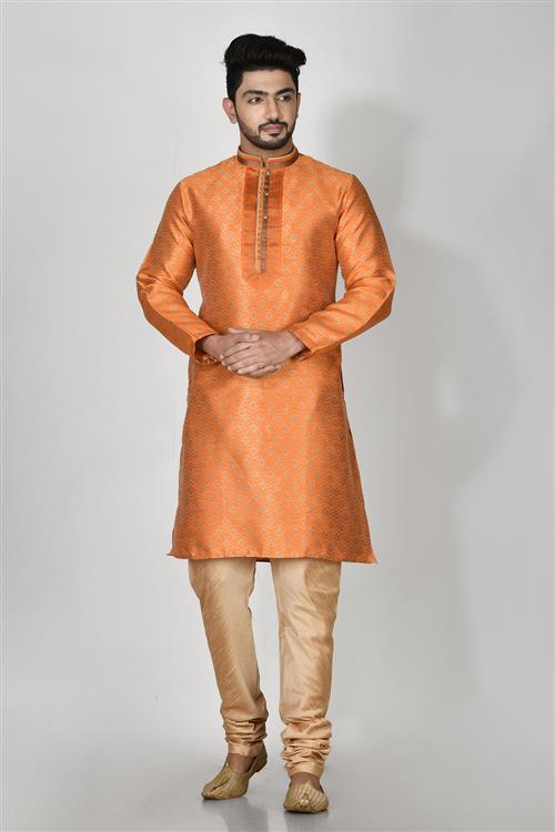 https://media.vinhemfashion.com/Images/RajsahiVol4AVLS156FQCX9JU6G2/image/designer